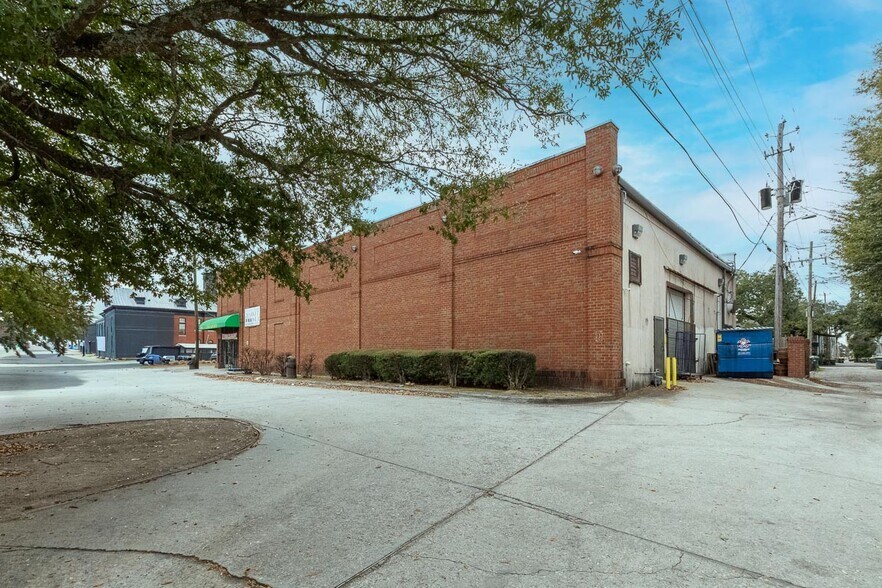 More Photos Of 1215 Price St, Savannah Freestanding For Lease