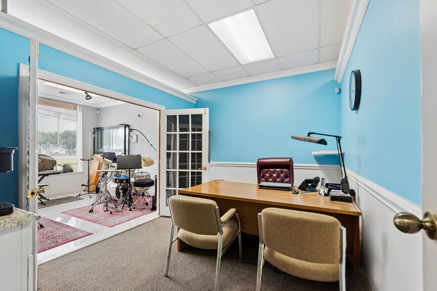 More Photos Of 300 US Highway 9, Freehold Freestanding For Sale