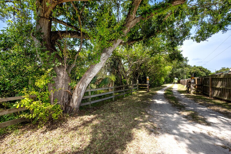 More Photos Of 12330 101st St, Largo Land For Sale