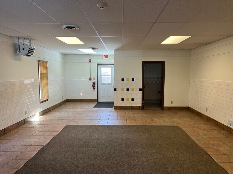 More Photos Of 870 Richard Rd, Dyer Freestanding For Lease