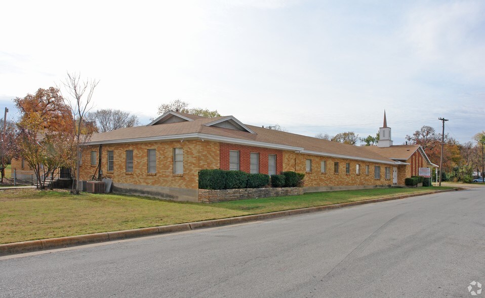 More Photos Of 4600 Wheeler St, Fort Worth Religious Facility For Lease