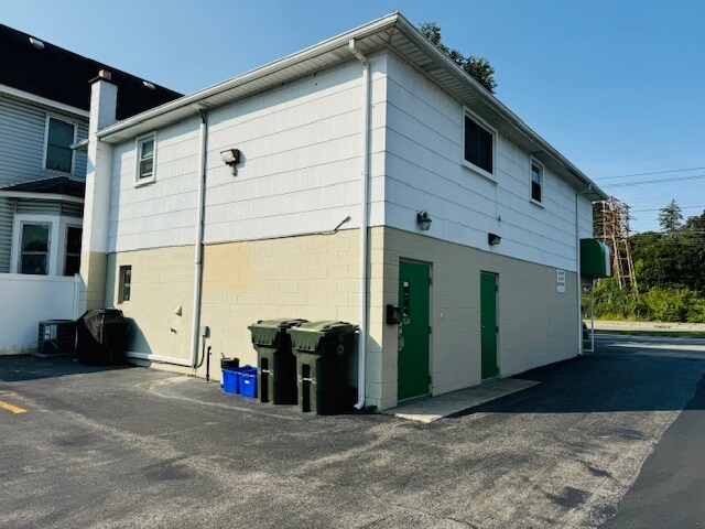 More Photos Of 135 Division St, North Tonawanda Office For Lease