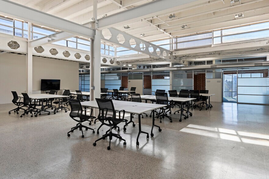 More Photos Of 7966 Beverly Blvd, Los Angeles Loft Creative Space For Lease