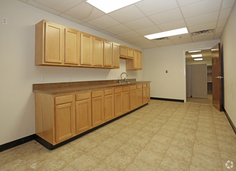 More Photos Of 1610 W International Speedway Blvd, Daytona Beach Medical For Sale