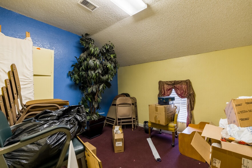 More Photos Of 1809 34th St, Lubbock Religious Facility For Sale
