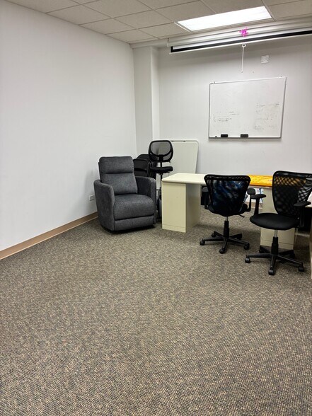 More Photos Of 1 Tiffany Pt, Bloomingdale Medical For Lease