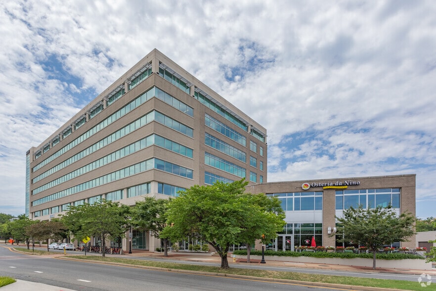 More Photos Of 2900 S Quincy St, Arlington Office For Lease