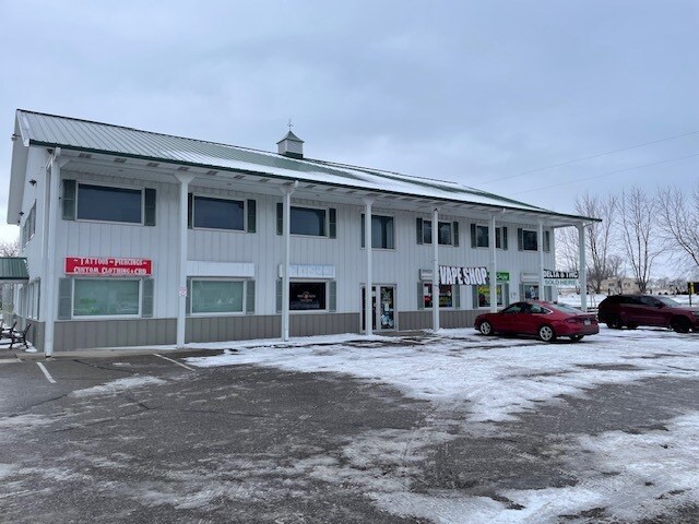 More Photos Of N5696 850th St, Elk Mound Bar For Sale