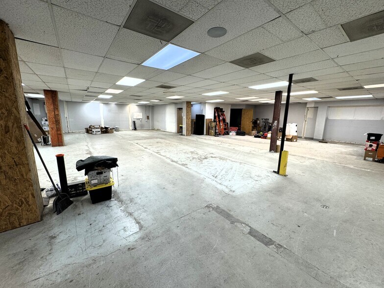 More Photos Of 1380 S Santa Fe Dr, Denver Flex For Sale