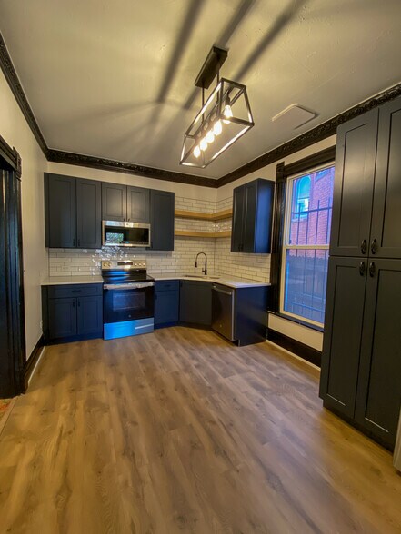 More Photos Of 146 W 5th Ave, Denver Office For Sale