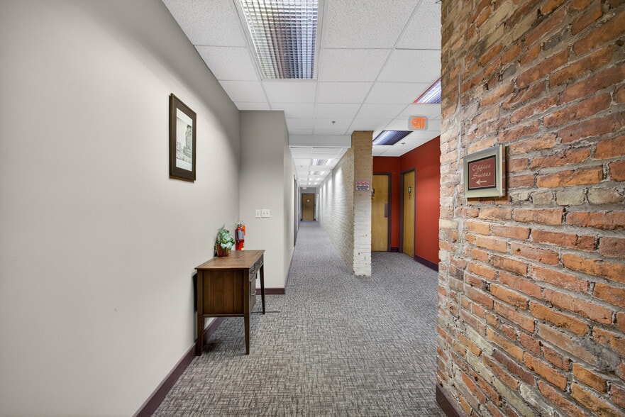 More Photos Of 327-329 W Fayette St, Syracuse Loft Creative Space For Lease