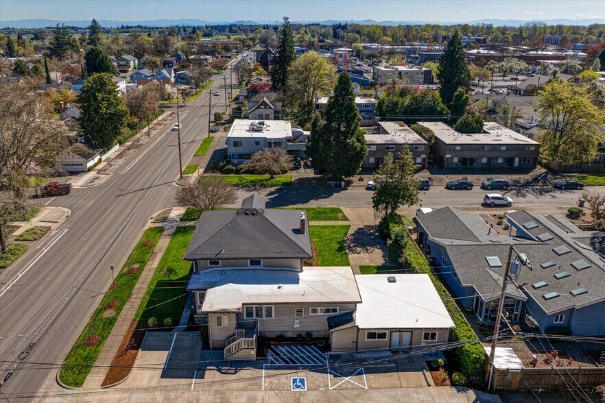 More Photos Of 340 NW 7th St, Corvallis Office For Sale