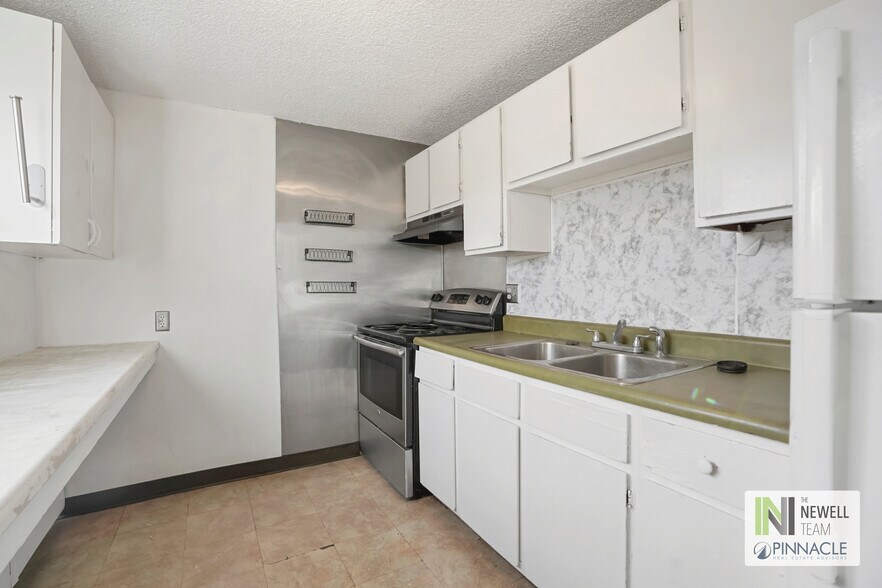 More Photos Of 1744 Boston St, Aurora Apartments For Sale