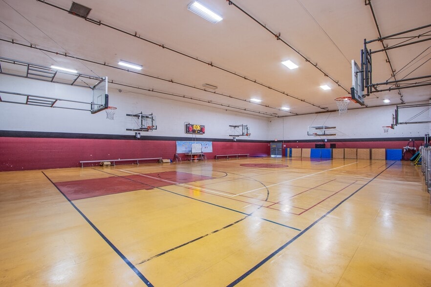 More Photos Of 1600 E Oakey Blvd, Las Vegas Schools For Sale