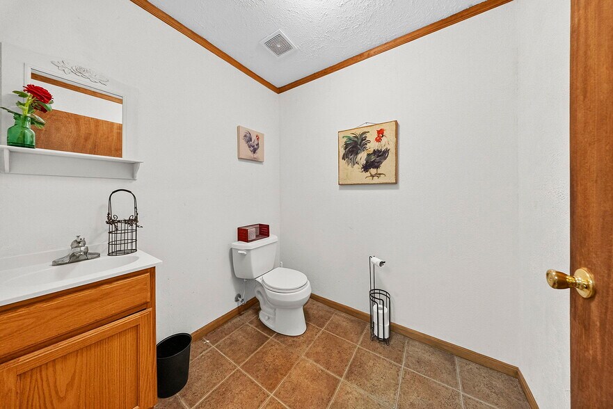 More Photos Of 848 W Johnson Dr, Terre Haute Storefront Retail Office For Sale