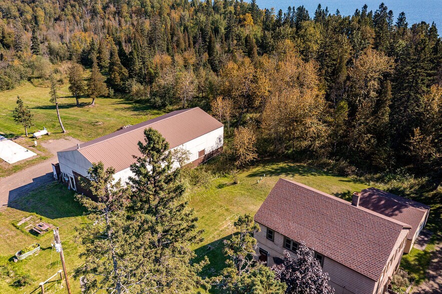 More Photos Of 4892 MN-61 N, Beaver Bay Specialty For Sale