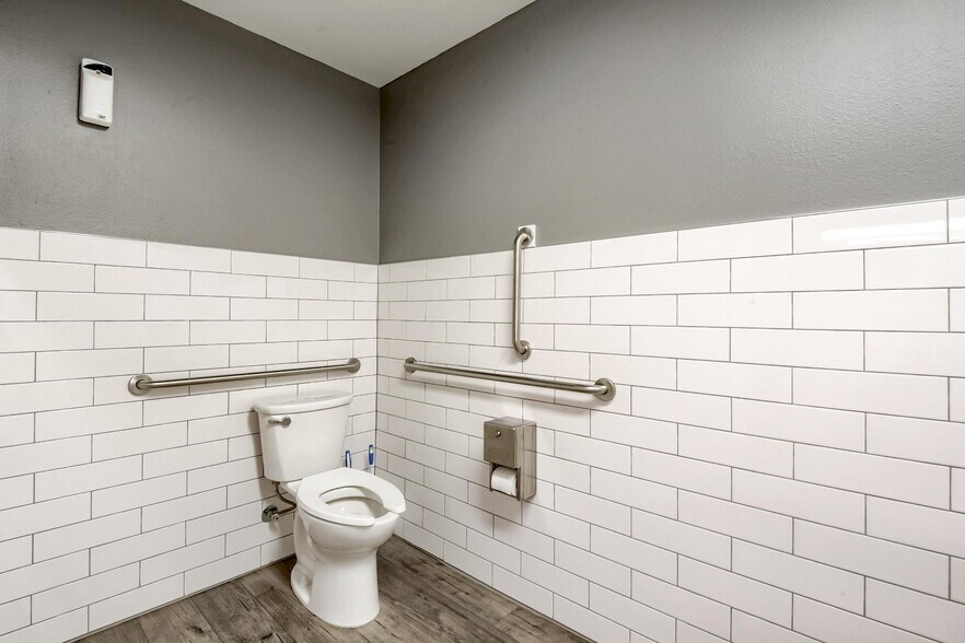 More Photos Of 19316 Goddard Ranch Ct, Morrison Office For Sale