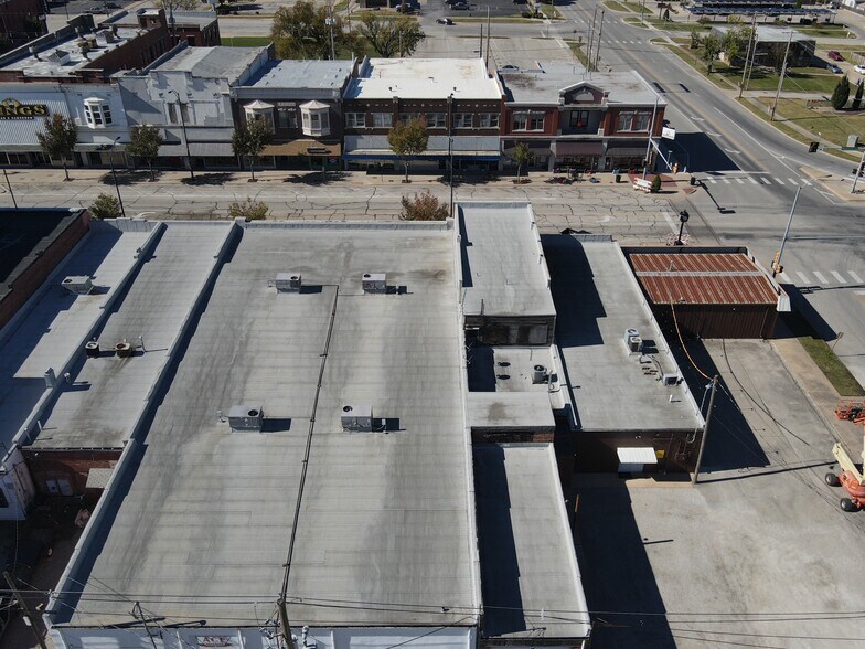 More Photos Of 314 N Penn Ave, Independence Freestanding For Sale