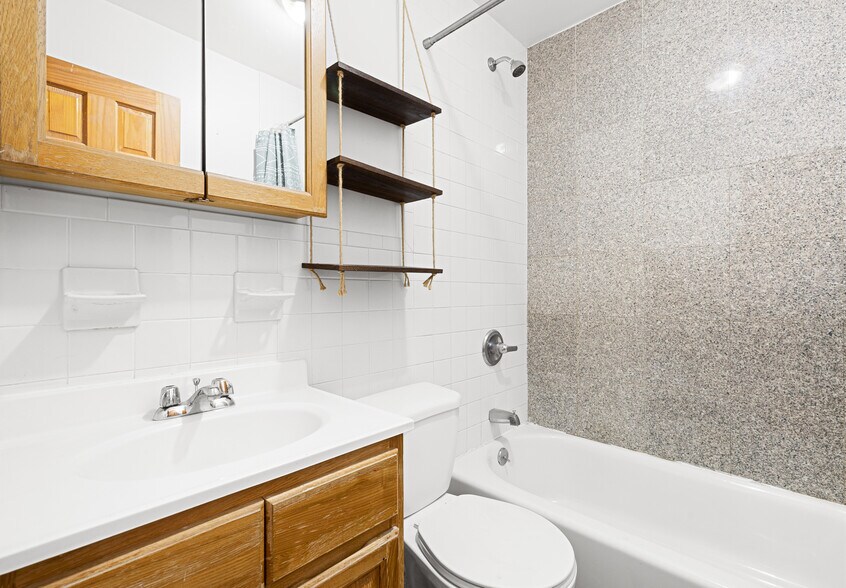 More Photos Of 196 Nassau Ave, Brooklyn Apartments For Sale