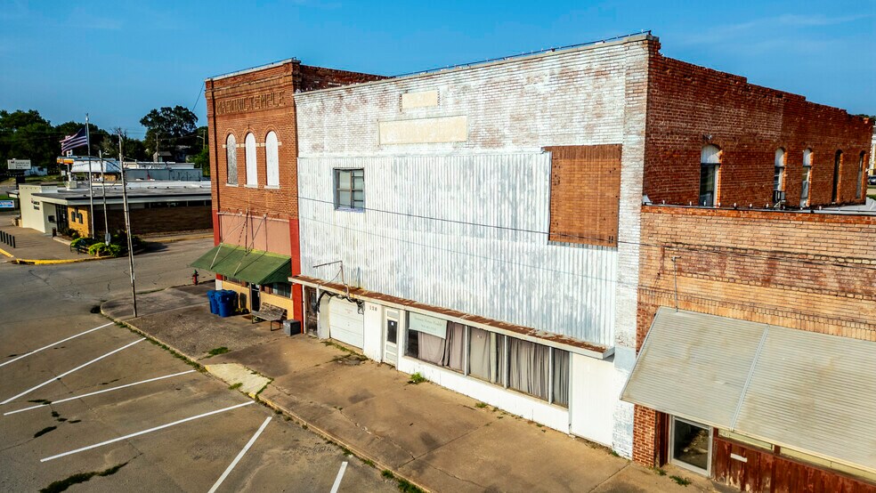 More Photos Of 120 N Main St, Yale Light Manufacturing For Sale