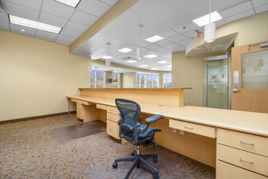 More Photos Of 200 City Hill Dr, London Medical For Sale