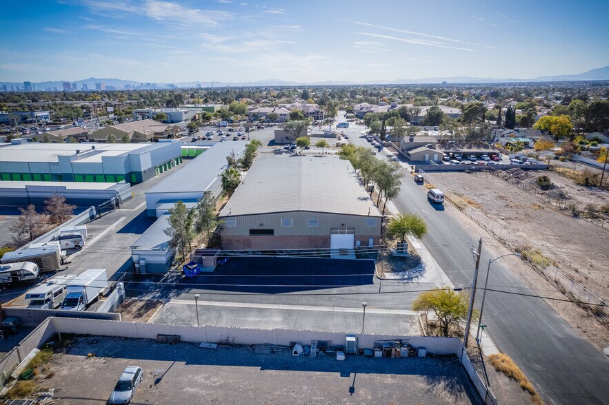 More Photos Of 3250 N Bronco St, Las Vegas General Retail For Sale