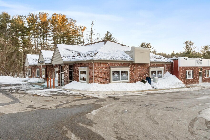 More Photos Of 225 Groton Rd, Westford Storefront Retail Office For Lease