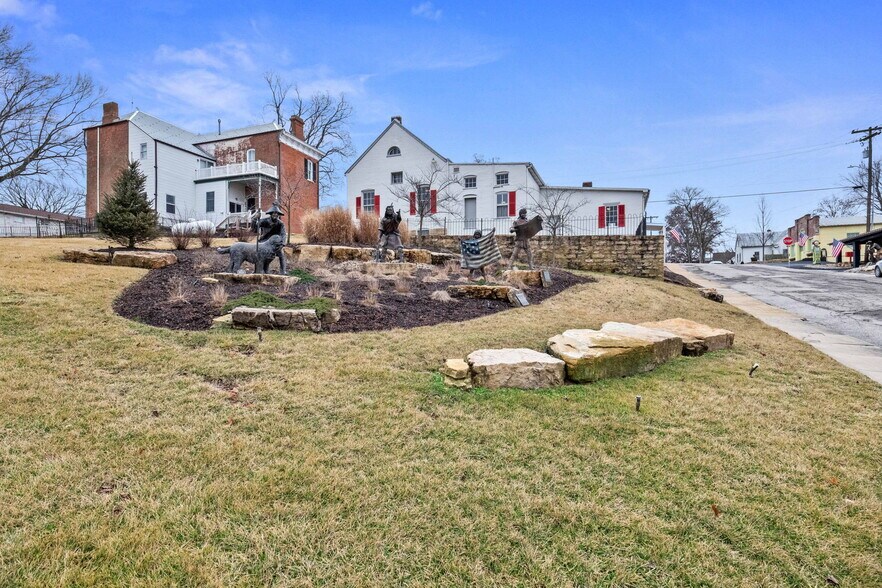 More Photos Of 5595 Walnut St, Augusta Storefront For Sale