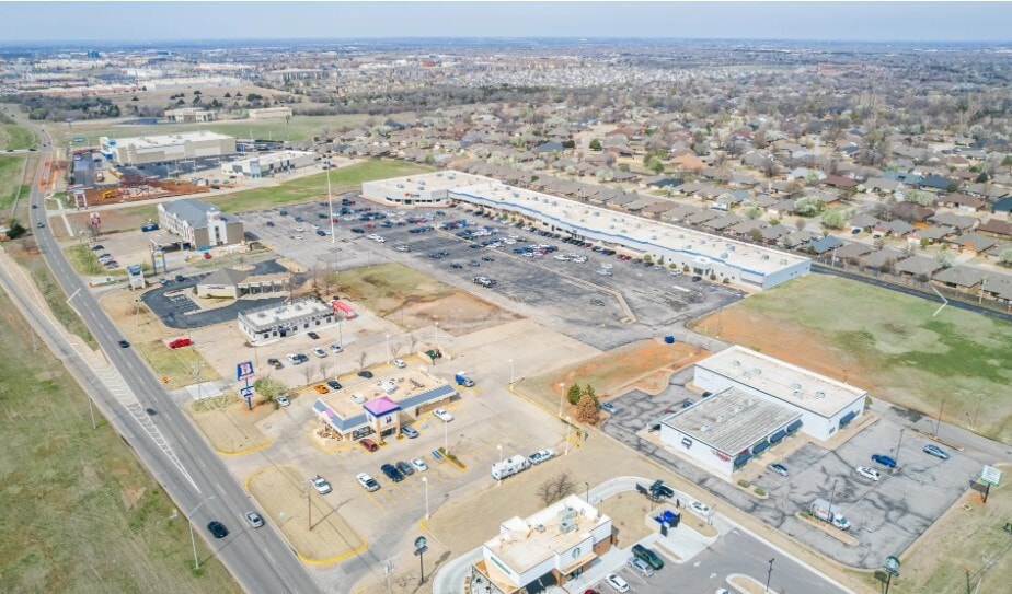 More Photos Of 1331 W Memorial Rd, Oklahoma City Office For Sale