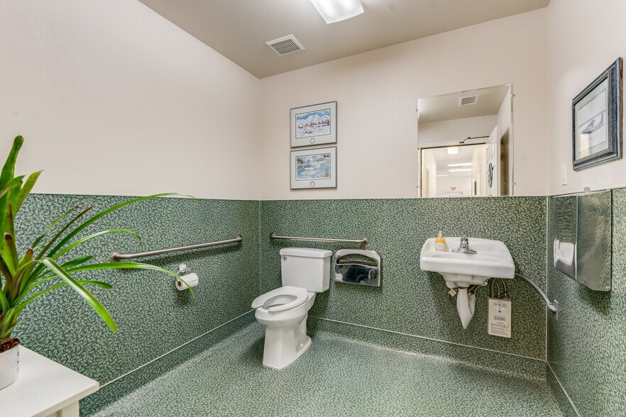 More Photos Of 7090 Atascadero Ave, Atascadero Medical For Sale