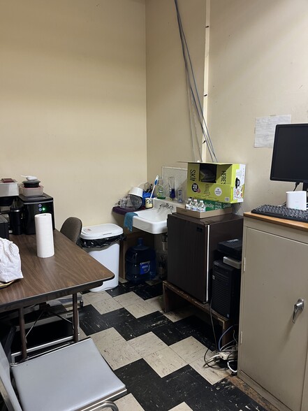 More Photos Of 20477 Van Dyke St, Detroit Storefront For Sale