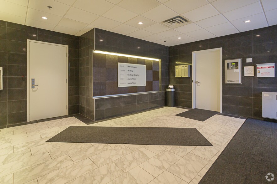 More Photos Of 718 8th Ave SW, Calgary Office For Sale