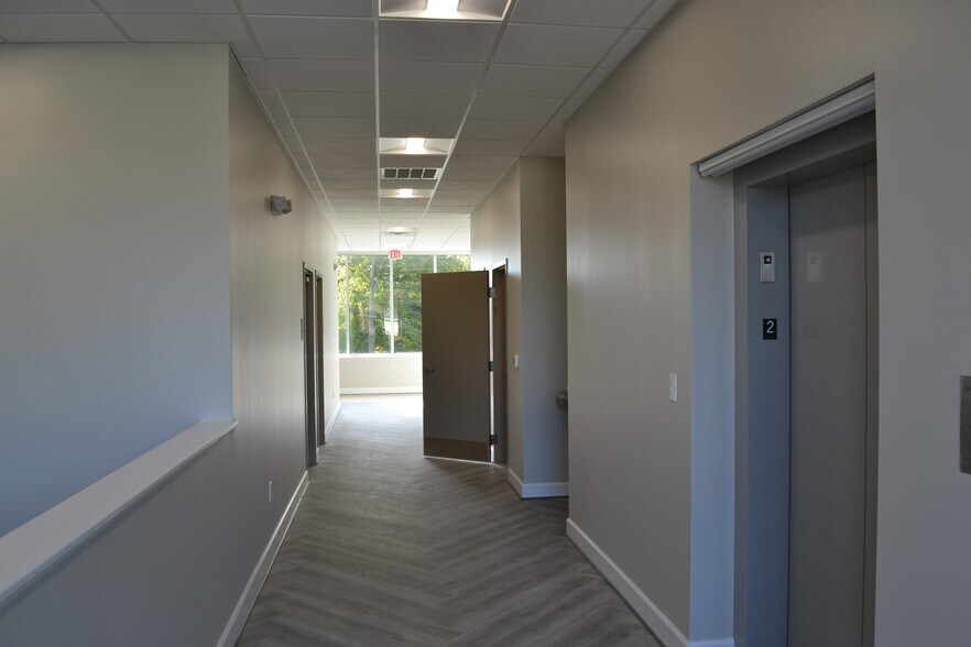 More Photos Of 649 Cedar Rd, Chesapeake Office For Lease