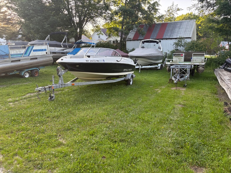 More Photos Of 2745 Shadyside Rd, Findley Lake Marina For Sale