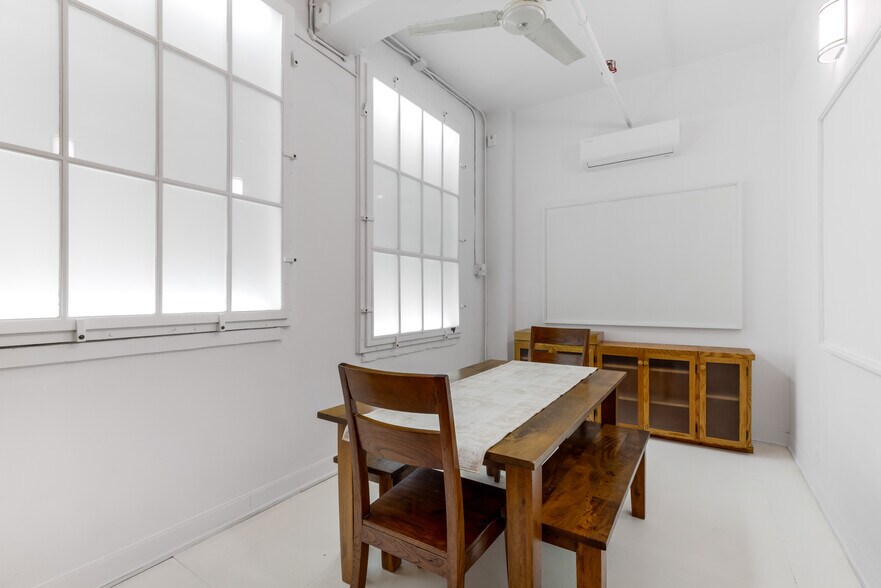 More Photos Of 335 W 38th St, New York Apartments For Sale