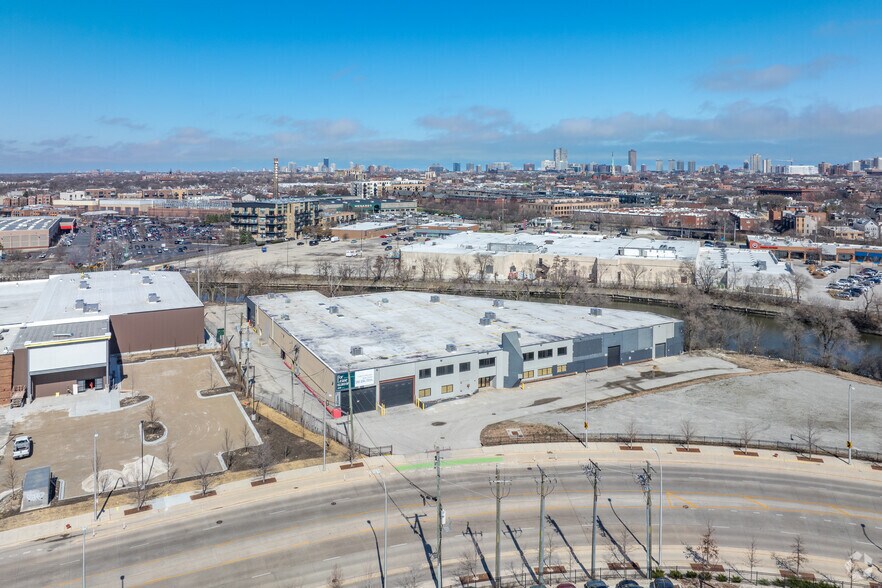 More Photos Of 2407 N Elston Ave, Chicago Industrial For Sale
