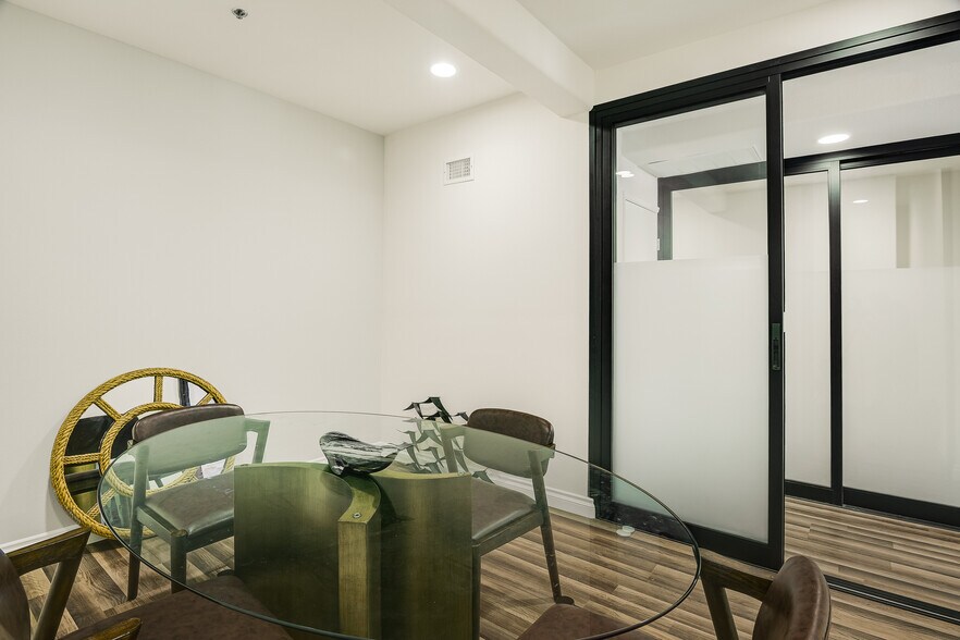 More Photos Of 928-950 Hornblend St, San Diego Office For Sale