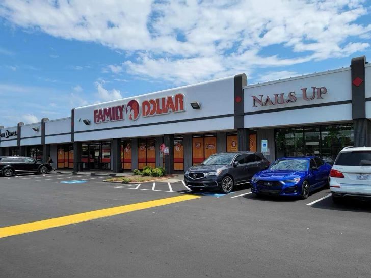 More Photos Of 5420-5430 N Tryon St, Charlotte General Retail For Lease