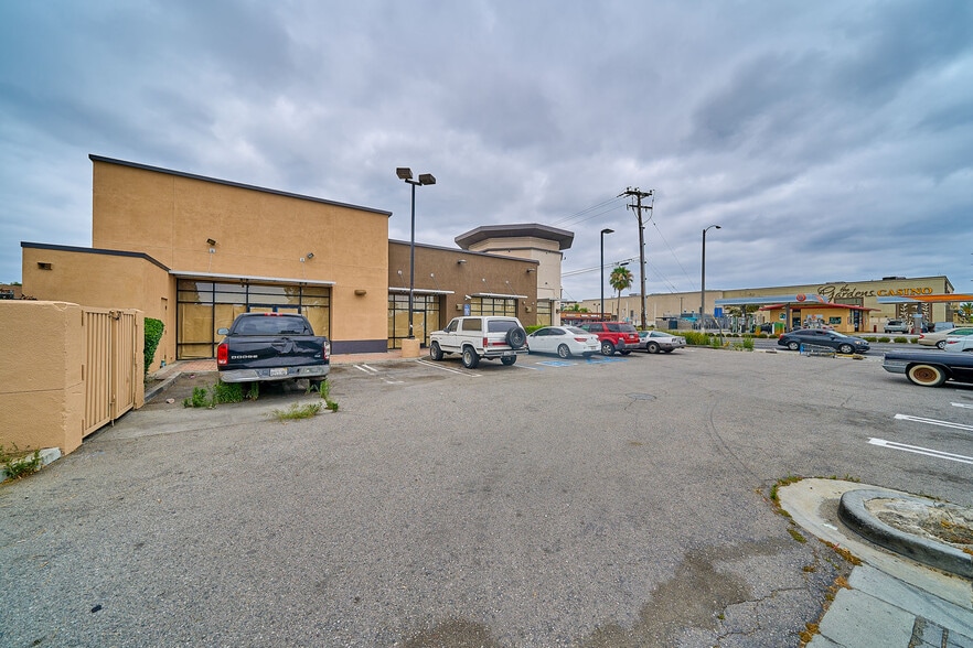 More Photos Of 11759 Carson St, Lakewood Convenience Store For Sale