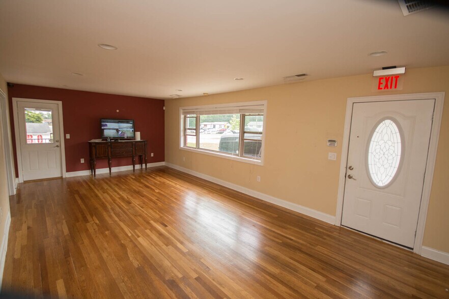 More Photos Of 2642 Loganville Hwy, Grayson Office Residential For Sale