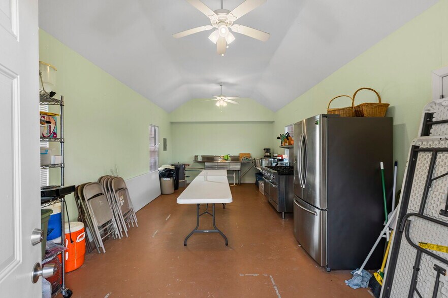 More Photos Of 11200 Thaxton Rd, Austin Religious Facility For Sale