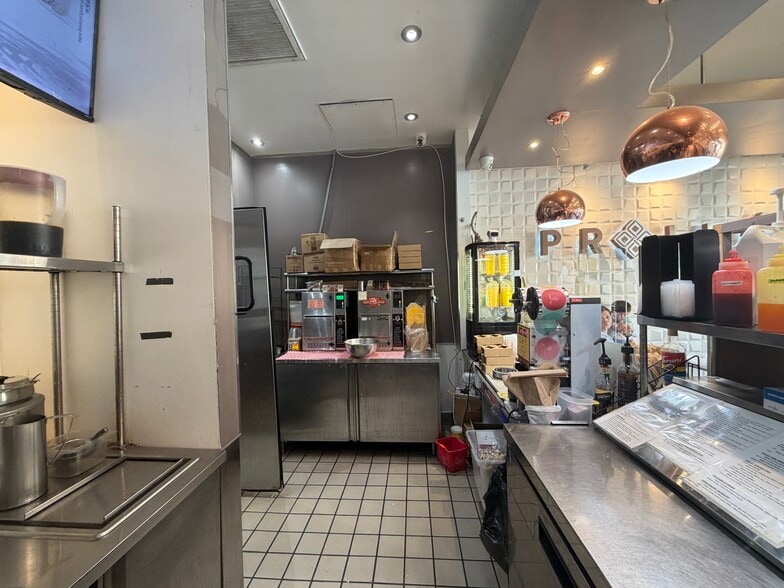 More Photos Of 19 S Fair Oaks Ave, Pasadena Restaurant For Lease