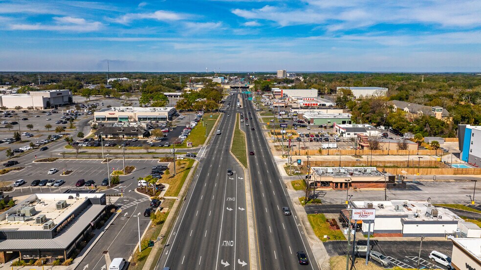 More Photos Of 7012 Davis Hwy, Pensacola Fast Food For Sale