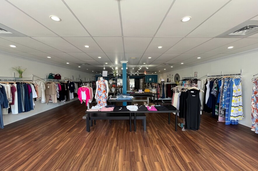 More Photos Of 29 Main St, Port Washington Storefront For Lease