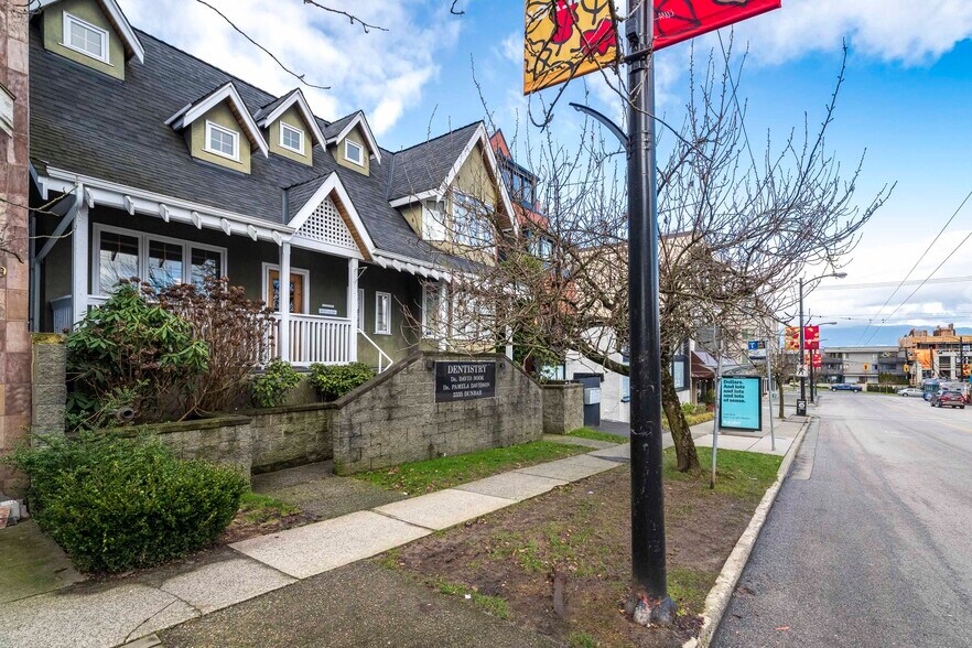 More Photos Of 3335 Dunbar St, Vancouver Freestanding For Sale