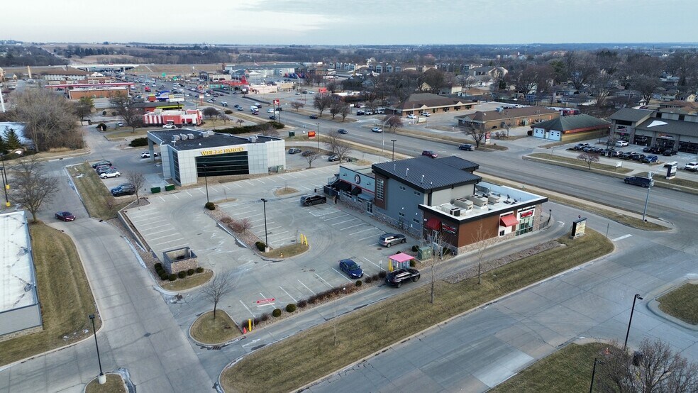 More Photos Of 810 E 1st St, Ankeny Restaurant For Lease