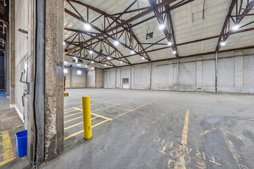 More Photos Of 715 S Grape St, Medford Warehouse For Sale