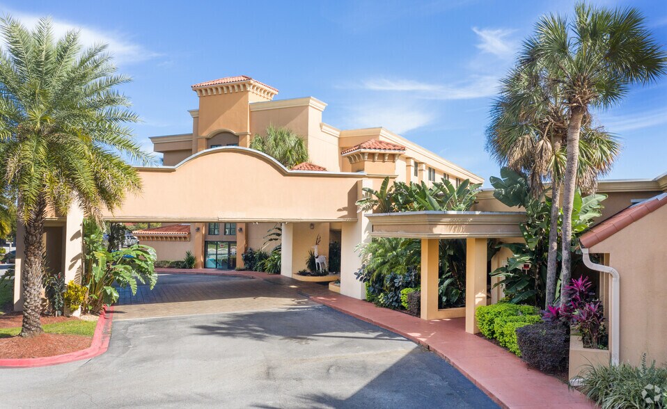 More Photos Of 9150 Baymeadows Rd, Jacksonville Hotel For Sale
