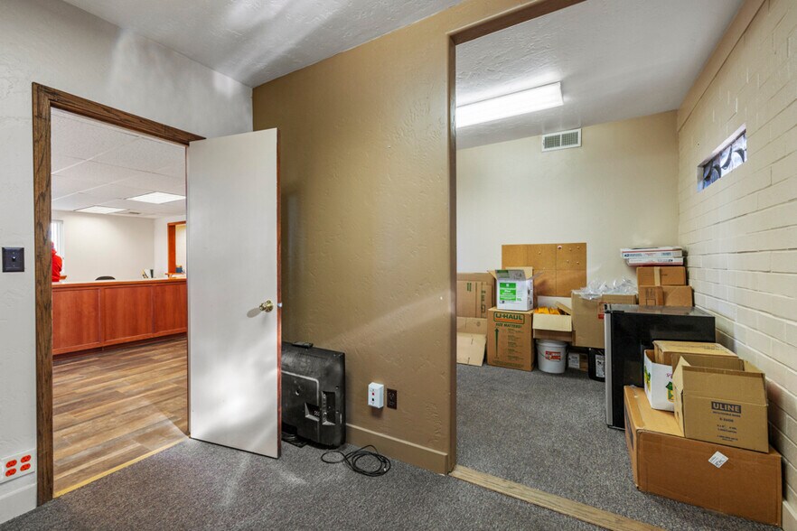 More Photos Of 3735 Washburn Way, Klamath Falls Warehouse For Lease