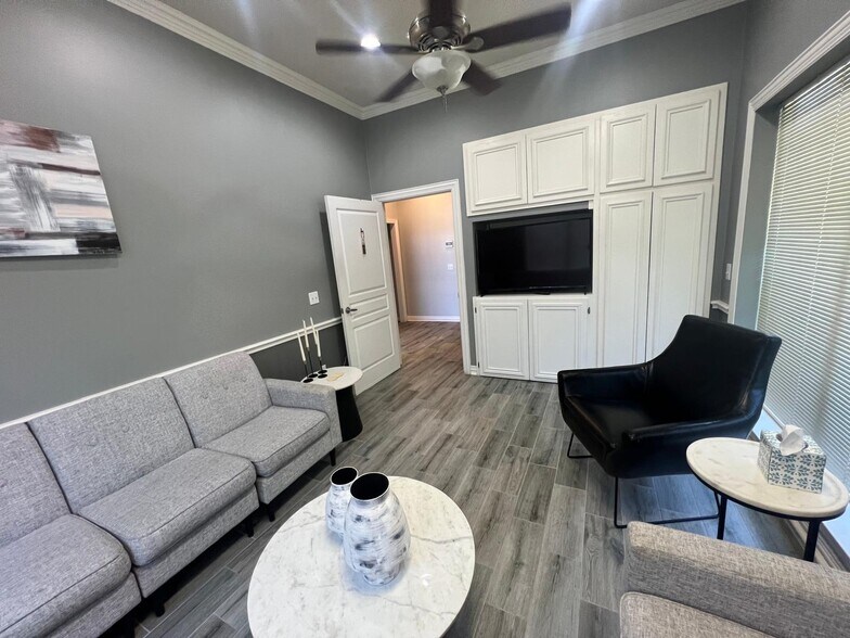 More Photos Of 5228 Village Creek Dr, Plano Office For Sale